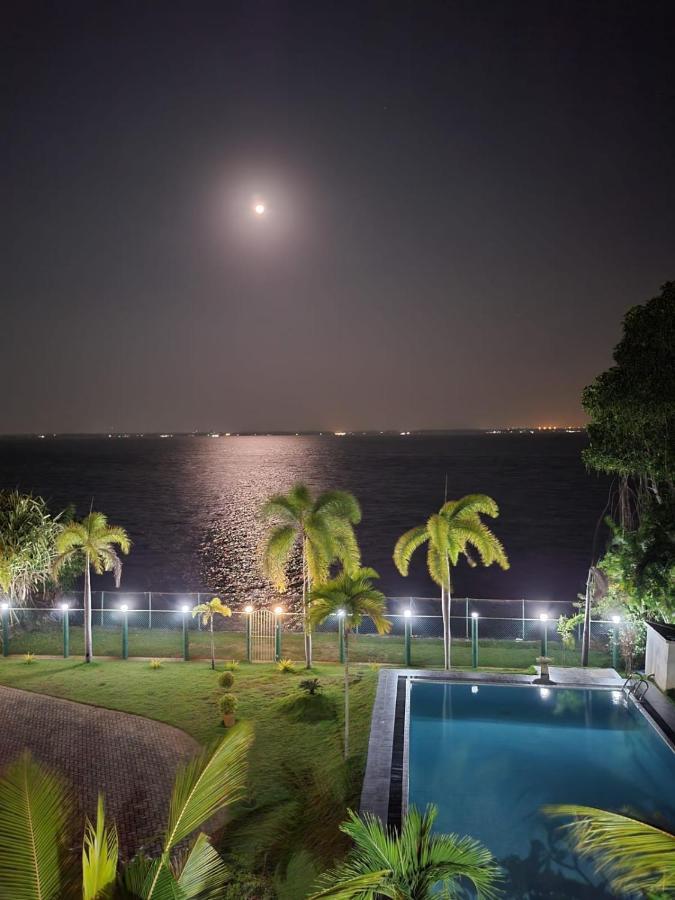 Rainbow Lagoon Resort Negombo Exterior photo